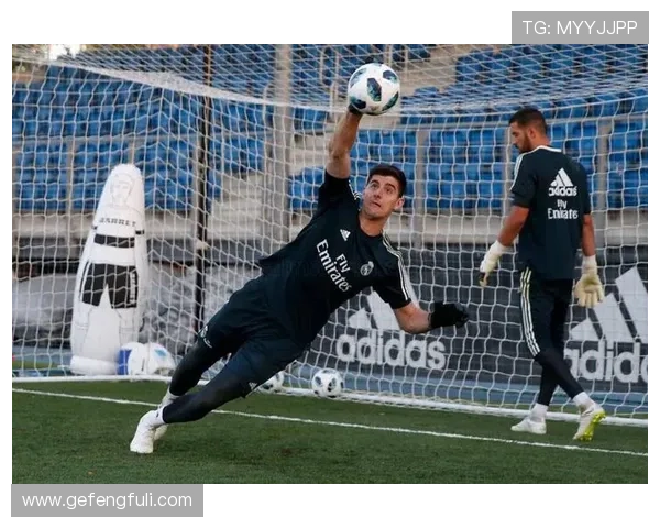 库尔图瓦因病毒性胃肠道感染缺席本轮欧冠皇马门将情况引关注热议